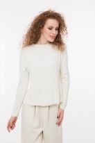 Дамски пуловер в релефна плетка бял