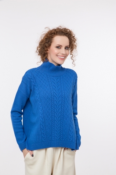 Дамски пуловер с плетеници син