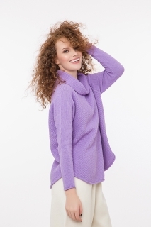 High neck jumper with reglan sleeves and rounded edges 