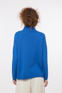 Cable knit pullover with cashmere blue