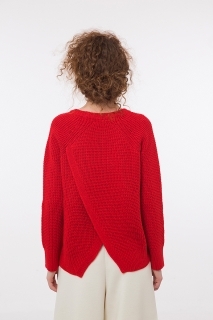 Дамски пуловер с отвор гръб червен