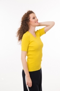 Ribbed top with short sleeves