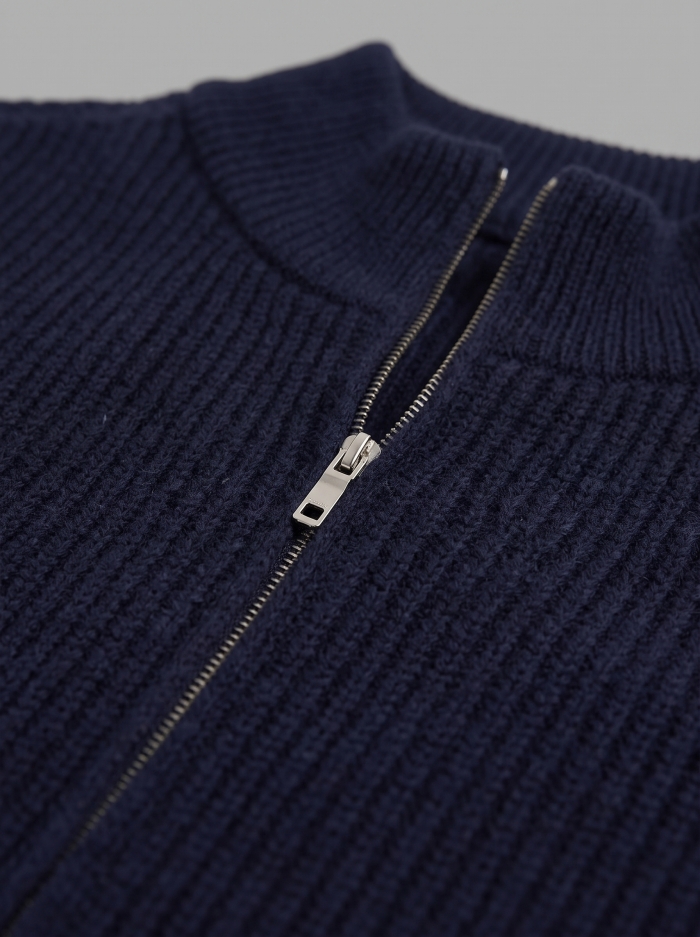 CABLES & STITCHES sleeveless cardigan from wool and cashmere